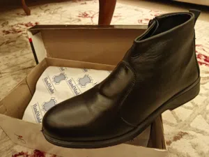 بوت ساق ماركة ليوناردو نمرة 43 مع سحاب جانبي