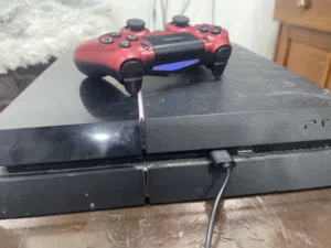للبيع بليستيشن 4 فات شغاله 100%500 gb