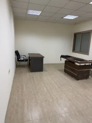 مكاتب تجارية للإيجار في موقع استراتيجي فقط 60 دينار