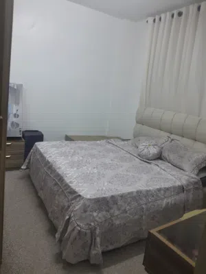 بيت نصف وحدة للبيع(طابقين + سطح وغرفة غسيل )