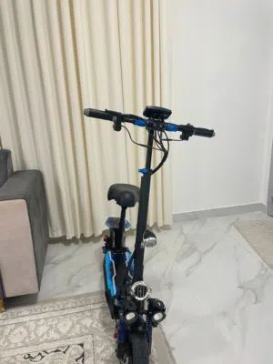 سكوتر كهربائي قوي و نضيف و استعمال اسبوع واحد فقط مع الضمان و جميع الملحقات ضمان بطاريه موجود