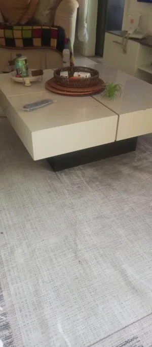 طاولة وسط ثقيلة للبيع