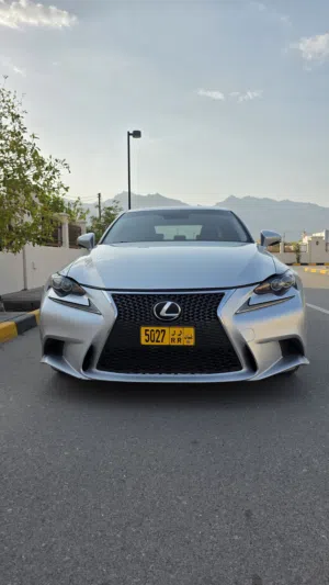 lexus is300 2016 للبيع