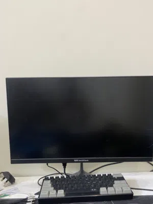 شاشة مستعمله بحاله جيده