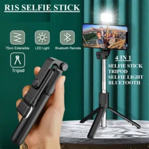 ستاند وعصا سيلفي بتصميم 3 في 1 تتضمن حاملاً ثلاثي القوائم (Tripod) وجهاز تحكم عن بعد.