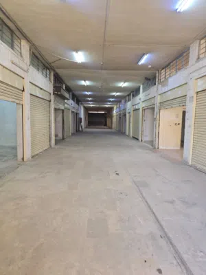 للإيجار: عقار (تجاري/ صناعي/ مخازن) طابق كامل 1300م2 – ماركا شماليه