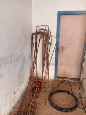 قضبان حديد 5و4متر عدد28 كانات14ميل متر ونص ارتفاع30سانطي عدد15 شروش بناء عدد220الاطوال من مترين لمتر