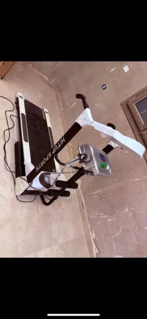 سير رياضي وهزاز مستعمل للبيع حالته جيدة ونظيف مايشكي من شي وحجمه كبير
