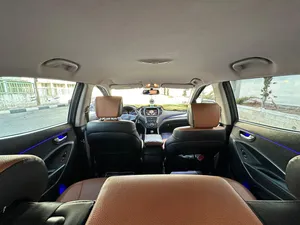 used-hyundai-santa-fe-in-hebron