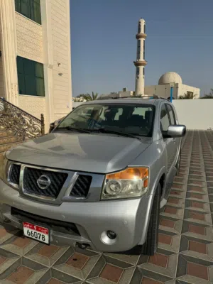 سيارة ارمادا 2009 مع لوحة ارقام مميزة
