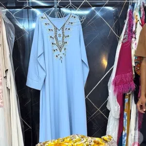 I want abaya and daraa sمطلووب عبايات ودراعات مستخدمة فيها شك يدوي