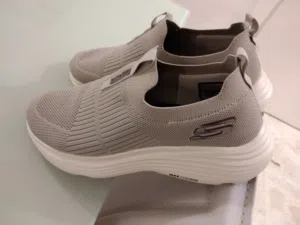 بوط رياضي سكتشر جديد رجالي