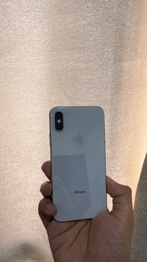 آيفون xs نظيف و بِحالة ممتازة ، الوصف مهم