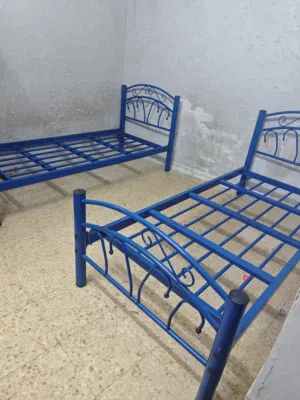 تختين مفردات حديد حالتهم جيدة للبيع بسعر مغري