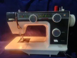 ماكينة خياطة جانومى موديل 393 يابان الصنعjanome swing machine
