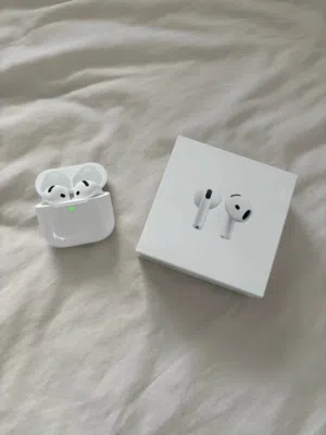 Apple AirPods 4 ANC