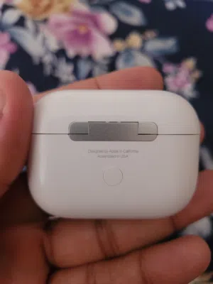 سماعات Air Pods Pro الاصليه درجه اولى مع ساعه ZT الاصليه مع 7 سيور
