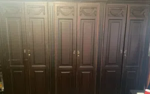 خزانة 3 درف مع وحدة ادراج ومراي بحالة ممتازة