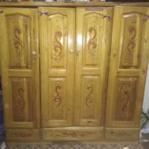 دولاب سويدي اربع فتحات بحاله ممتازه