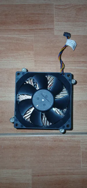 للبيع مبرد من شركة Dell