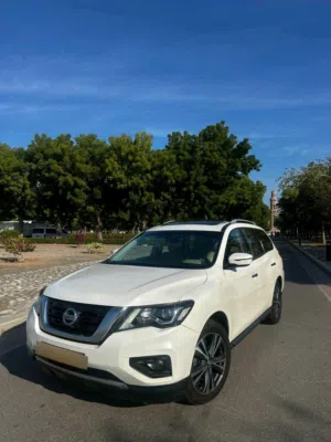 Used Nissan Pathfinder in Muscat