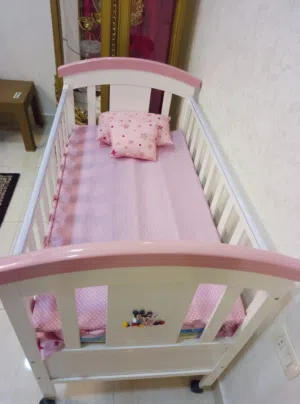 سرير اطفال
