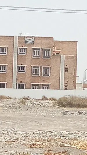 شقة مكيفة وراقية للعوائل في الخوض بجانب مسجد الرسول الأعظم