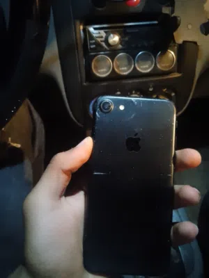 Apple iPhone 7 128 GB in Tripoli