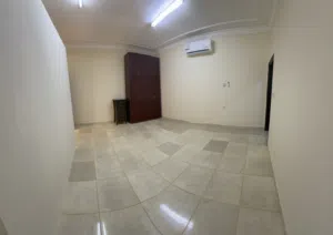 استوديو مدخل خاص ارضي للعوائل او سيدات 1300 درهم شامل كهرباء وماء وانترنت مت مالك مباشرة