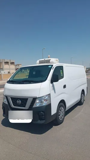 نيسان اورفان بوكس مقفل ثلاجه