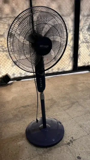 مرواح للبيع مع اثاث منزلي