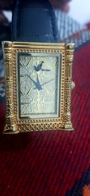 ساعة نور مجان البوابة لون ذهبي