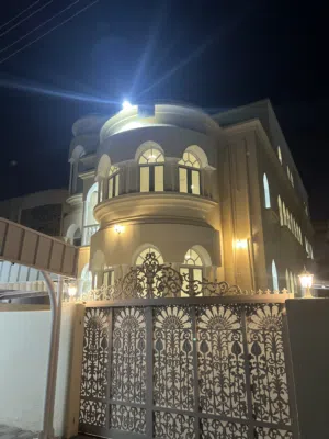 مبنى سكني - شقق للإيجار في سوق الخوض محافظة مسقط