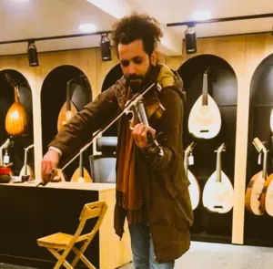 مدرس موسيقي / آلة الكمان /