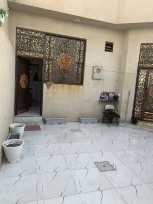165 m2 2 Bedrooms Townhouse for Sale in Basra Bab Al Hawa