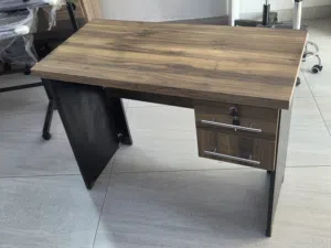 طاولة مكتب دراسي مع درجين مع مفتاح