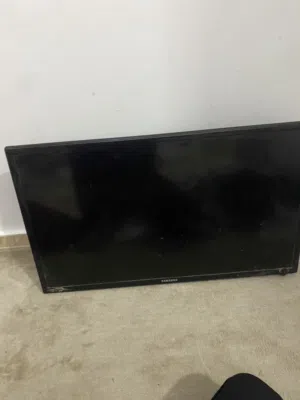 تلفزيون شاشه سامسونق 32 نضيفه