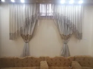 برادي ستائر بحالة ممتازة فقط