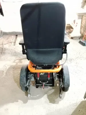 للبيع كرسي كهربائي ENJOY CARE بتراب الشركة.