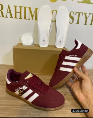 Comfort Shoes . Adidas . 39 . New2