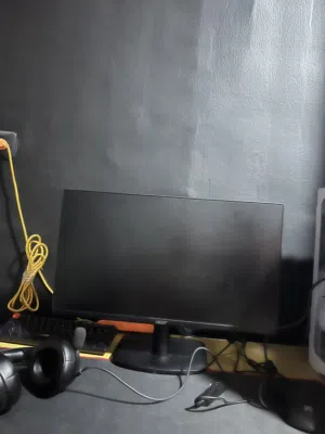 شاشه acer حال الوكاله نظيفه