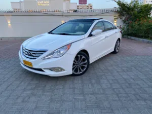 sunata 2.0 cc turbo.. 2013 full options penoroma.. very good condition
