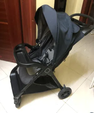 عربة اطفال للبيع