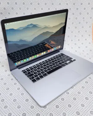 MacBook Pro i7 16gb ram 512gb ssd 15.4inches retina display Backlight keyboard Orignal charger