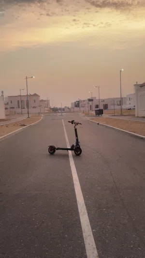 سكوتر وحش معدل 54 وبدون كرسي والهرن مافي و العدد مايرويخك السرعه بعطيك عدد و ب450 بتخلص اليوم ب 400