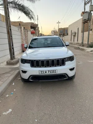 جيب كراند شيروكي خليجي 2017 رقم بغداد للبيع