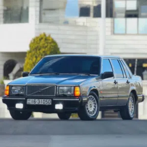 volvo 740  موديل 1988 للبيع