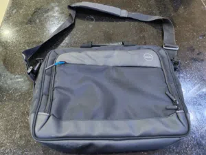 حقيبة Dell Pro Briefcase 15 هي من الحقائب العملية جداً والمشهورة في الأردن.
