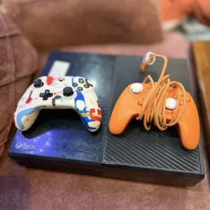 اكس بوكس ون مع جوستكين أصليات