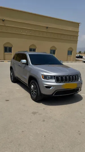 Used Jeep Grand Cherokee in Dhofar